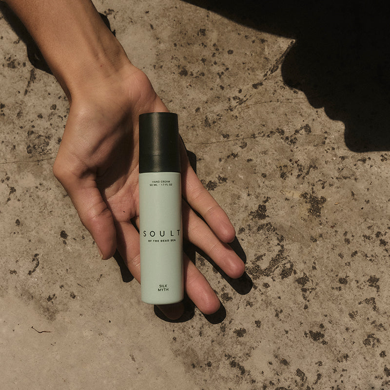 SOULT Silk Myth in Hand